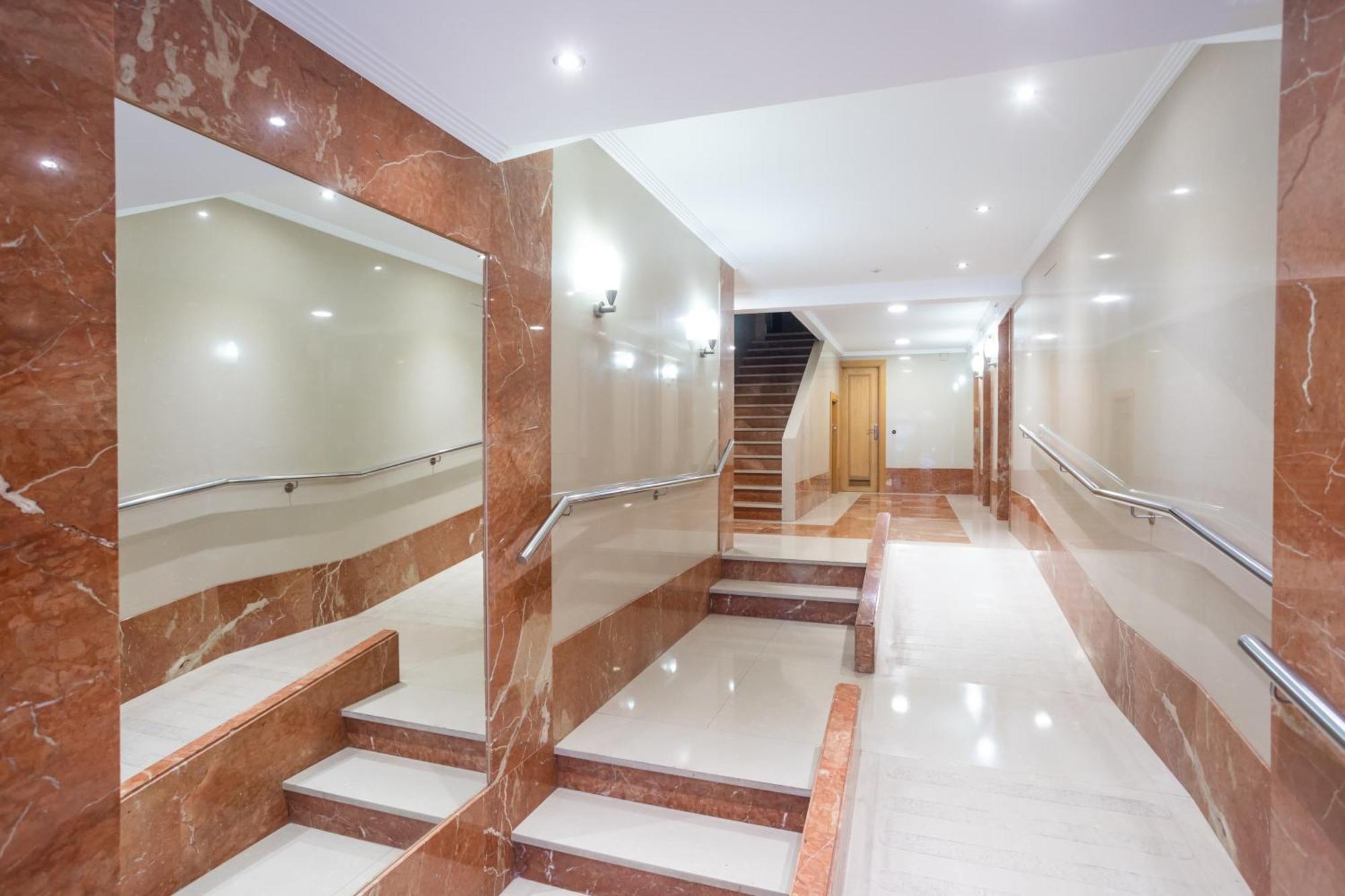 Apartamento Argueelles - 3 Hab Y 1 Bano - 5 Pax - Vut-5675-as